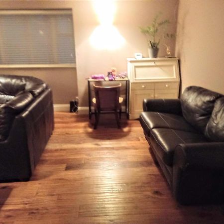 Elegant & Spacious Parkside 2-Bedroom 2-Bathroom Flat In Period Building On Blackheath Common - Private Entrance, Great Greenwich Location, Easy For O2 Arena And City! London Exterior foto
