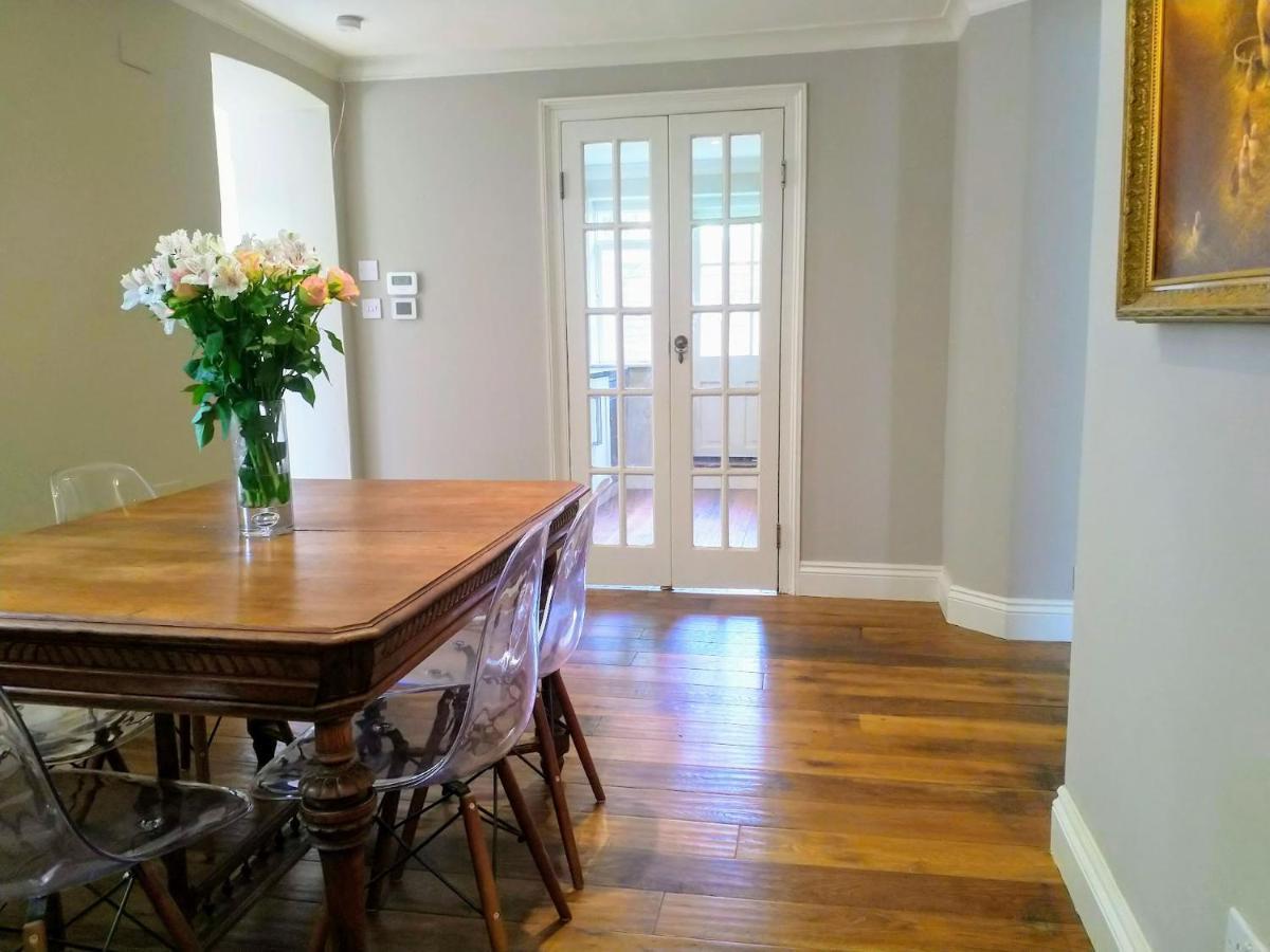 Elegant & Spacious Parkside 2-Bedroom 2-Bathroom Flat In Period Building On Blackheath Common - Private Entrance, Great Greenwich Location, Easy For O2 Arena And City! London Exterior foto