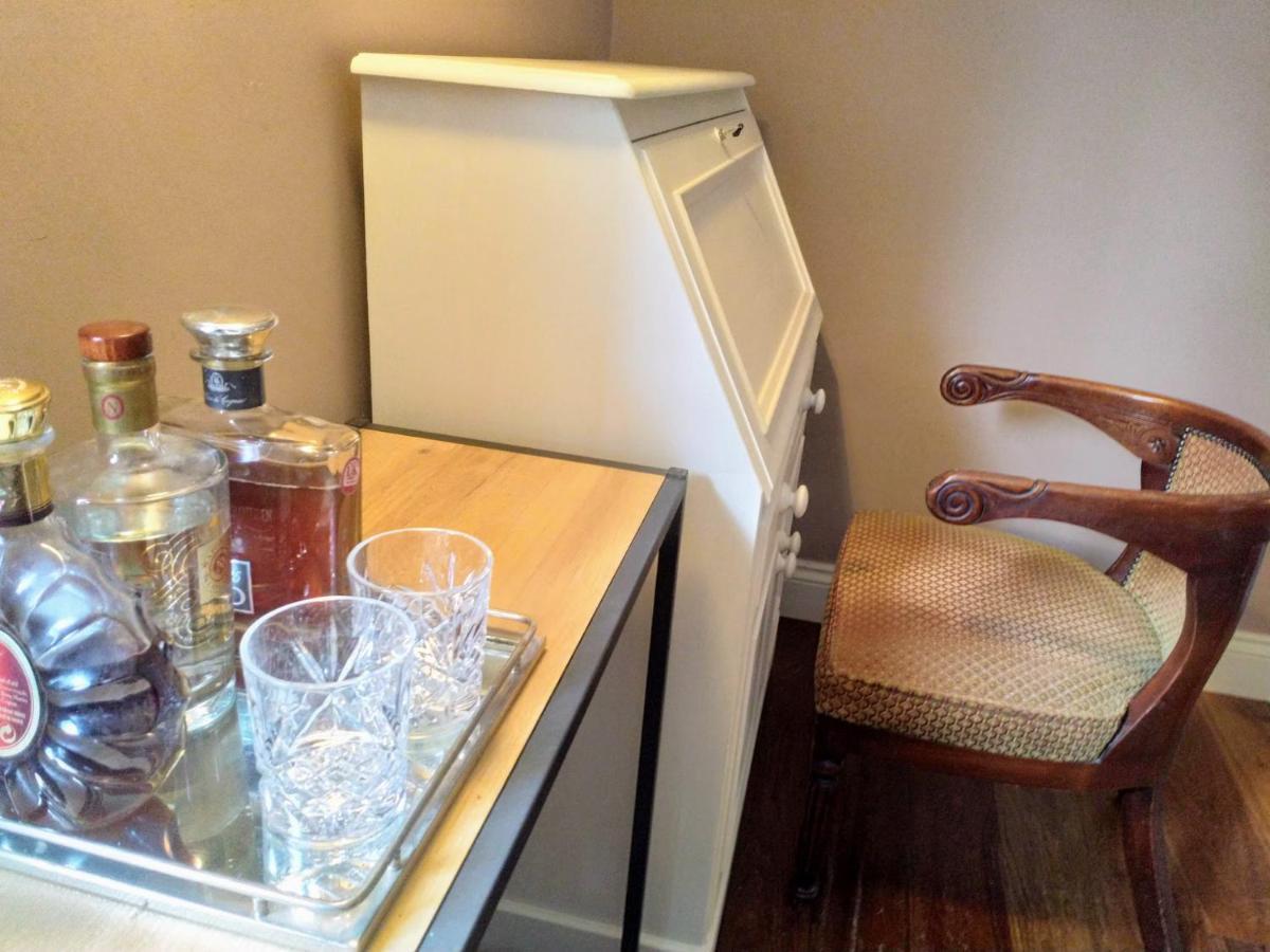 Elegant & Spacious Parkside 2-Bedroom 2-Bathroom Flat In Period Building On Blackheath Common - Private Entrance, Great Greenwich Location, Easy For O2 Arena And City! London Exterior foto