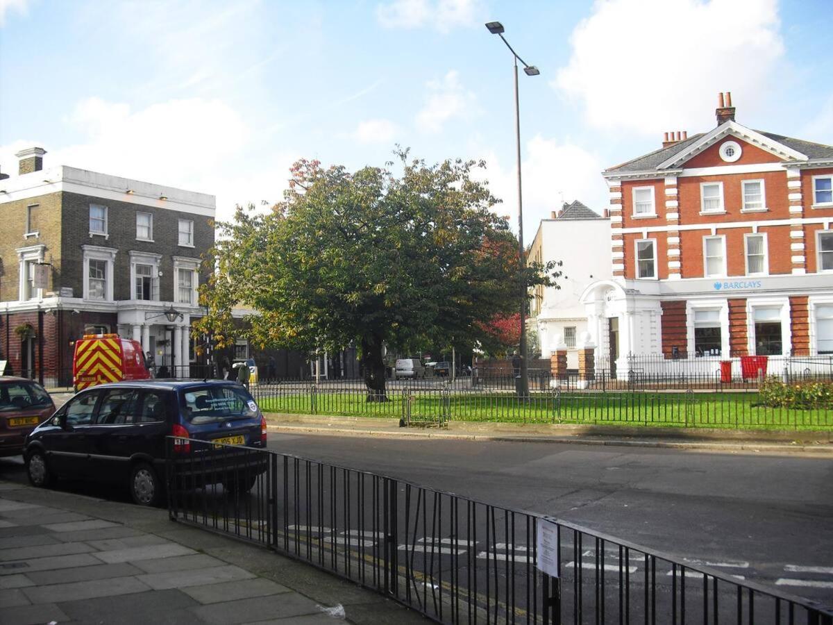 Elegant & Spacious Parkside 2-Bedroom 2-Bathroom Flat In Period Building On Blackheath Common - Private Entrance, Great Greenwich Location, Easy For O2 Arena And City! London Exterior foto
