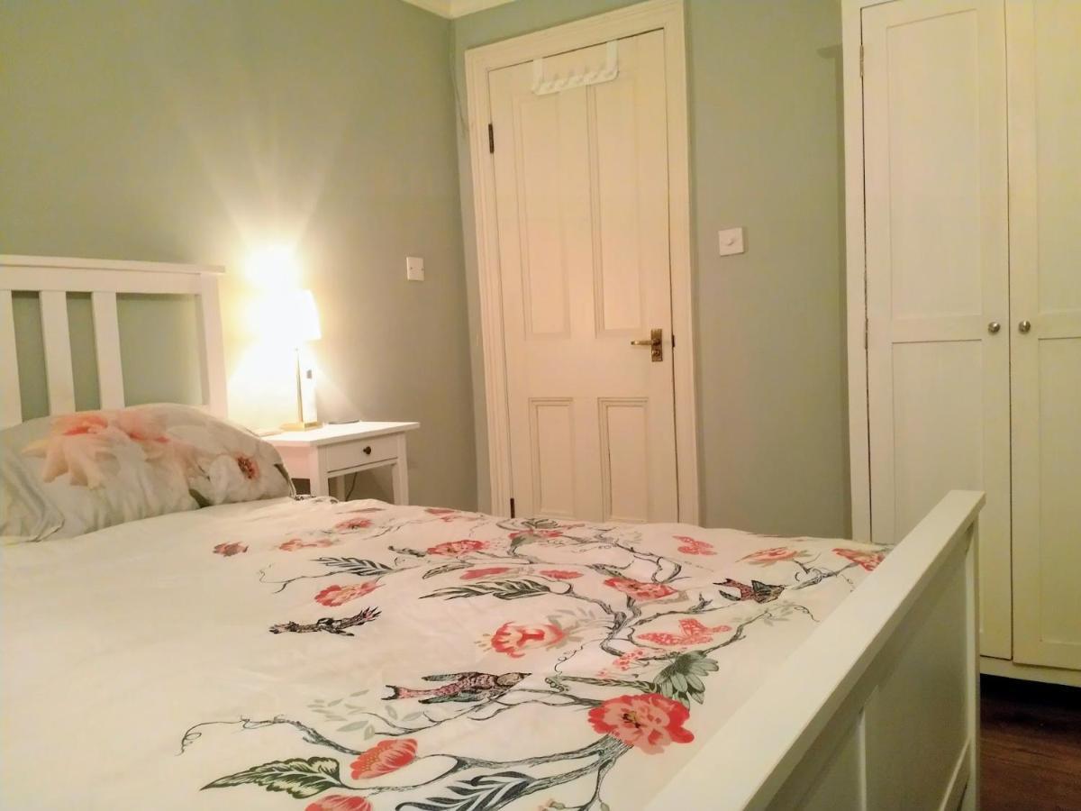 Elegant & Spacious Parkside 2-Bedroom 2-Bathroom Flat In Period Building On Blackheath Common - Private Entrance, Great Greenwich Location, Easy For O2 Arena And City! London Exterior foto