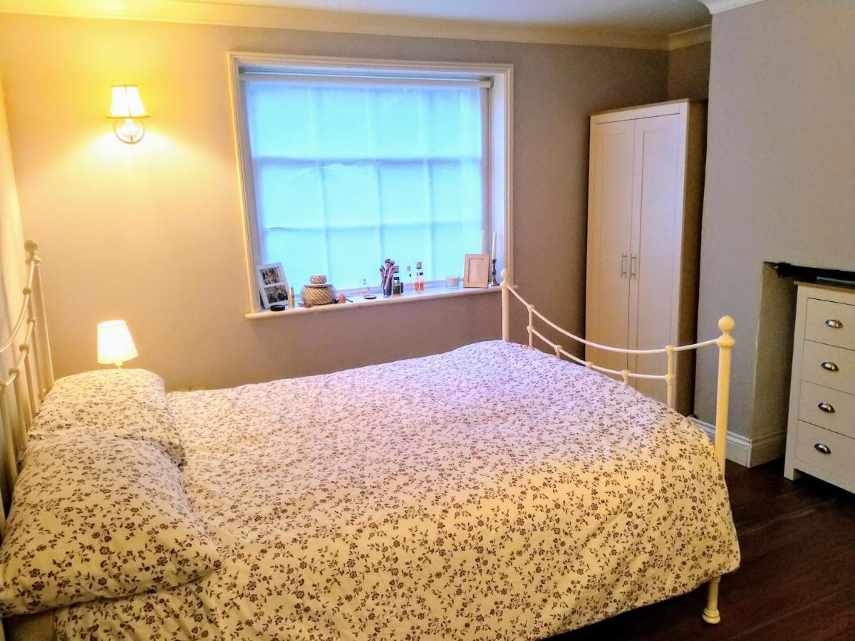 Elegant & Spacious Parkside 2-Bedroom 2-Bathroom Flat In Period Building On Blackheath Common - Private Entrance, Great Greenwich Location, Easy For O2 Arena And City! London Exterior foto
