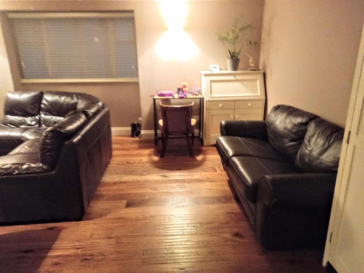 Elegant & Spacious Parkside 2-Bedroom 2-Bathroom Flat In Period Building On Blackheath Common - Private Entrance, Great Greenwich Location, Easy For O2 Arena And City! London Exterior foto